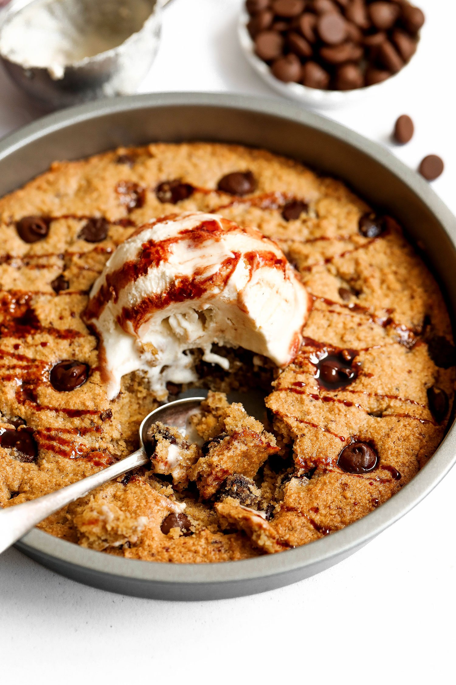 Vegan & Gluten-free Skillet Chocolate Chip Cookie healthy dessert